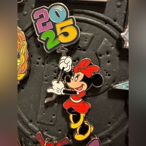 ✨3 for $32✨ Minnie 2025 Balloon Pin